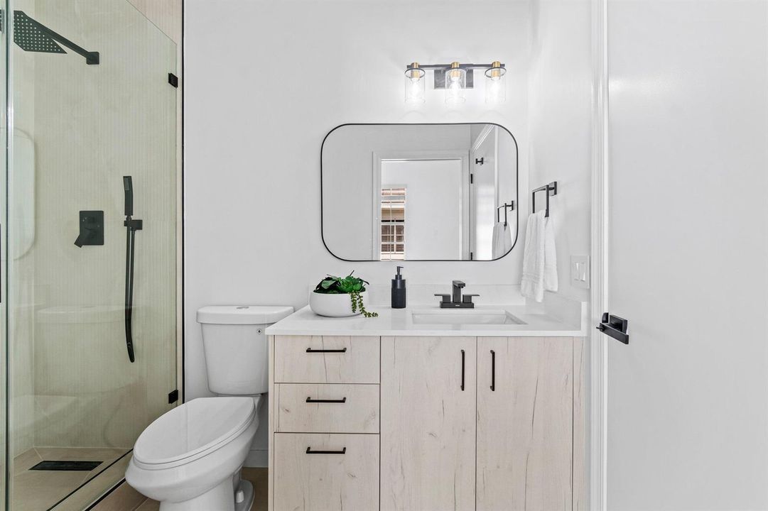 2nd Bathroom