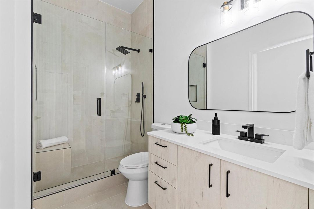 2nd Bathroom