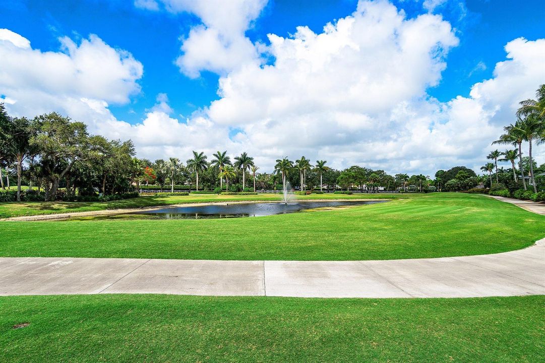 Lake & golf view