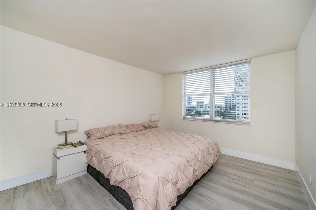 For Rent: $2,400 (1 beds, 1 baths, 581 Square Feet)