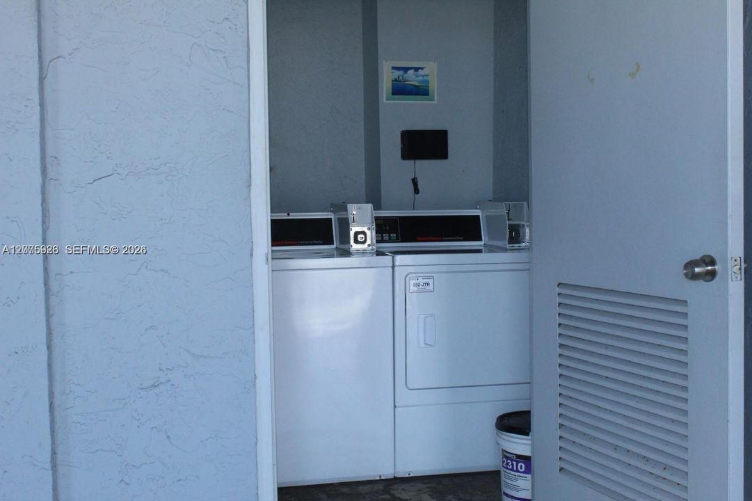 For Rent: $2,400 (1 beds, 1 baths, 581 Square Feet)