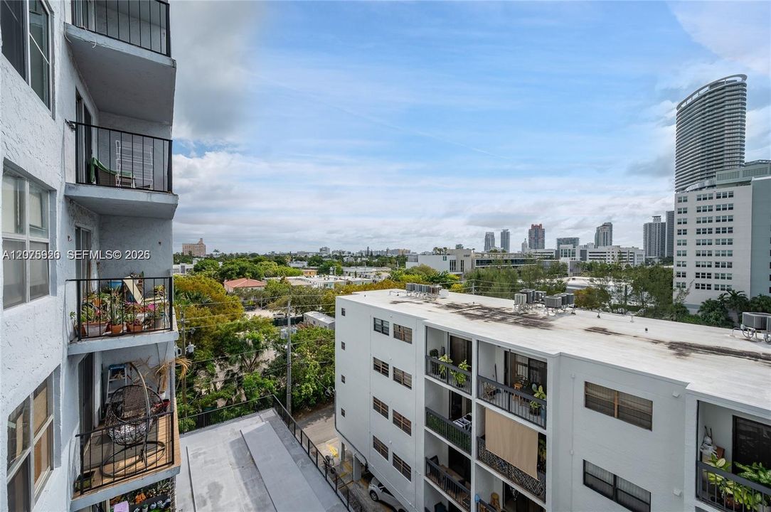For Rent: $2,400 (1 beds, 1 baths, 581 Square Feet)