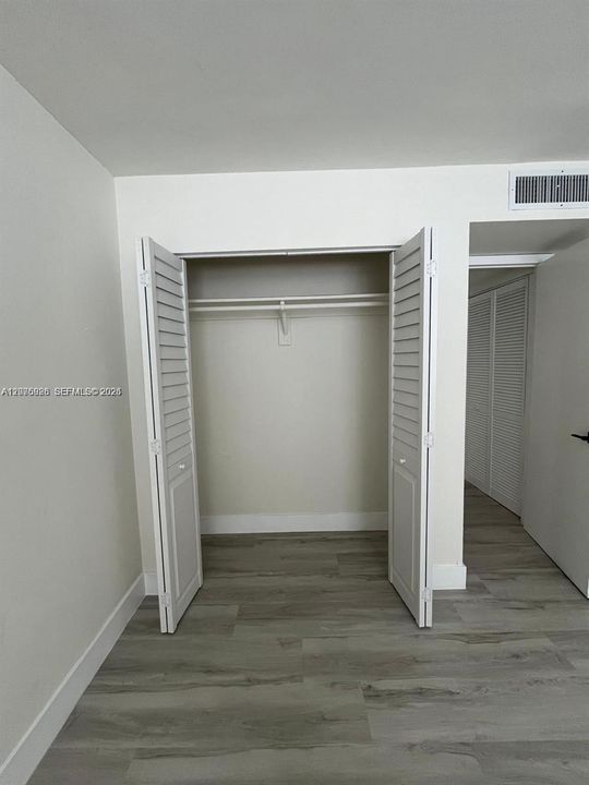 For Rent: $2,400 (1 beds, 1 baths, 581 Square Feet)