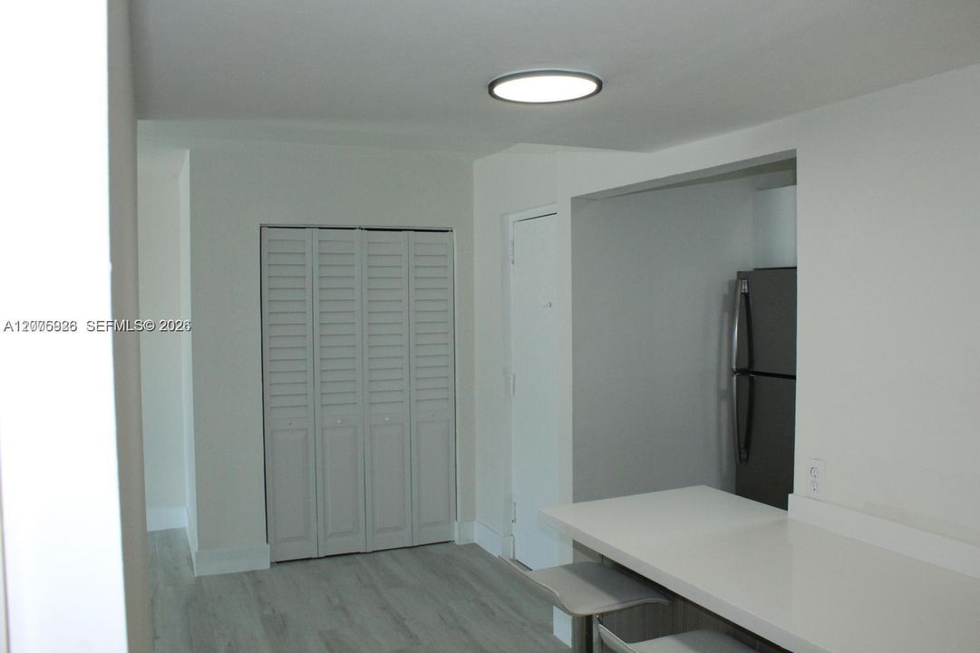 For Rent: $2,400 (1 beds, 1 baths, 581 Square Feet)