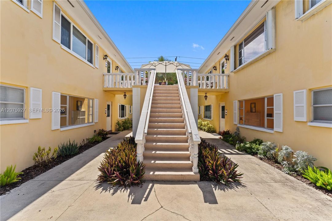 En Venta: $245,000 (2 camas, 2 baños, 1100 Pies cuadrados)