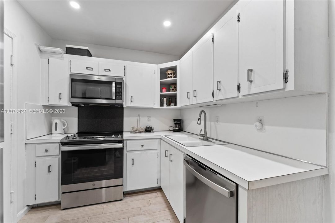 En Venta: $245,000 (2 camas, 2 baños, 1100 Pies cuadrados)