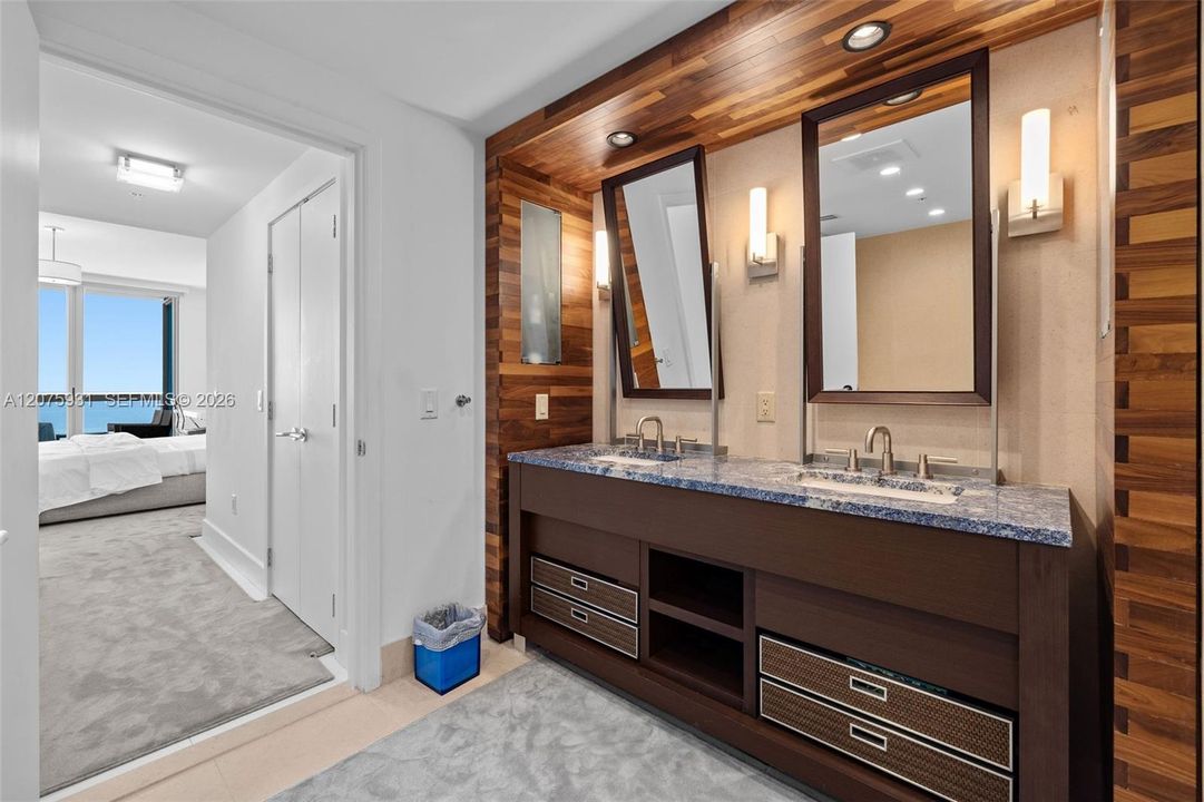 For Sale: $2,775,000 (3 beds, 3 baths, 2050 Square Feet)