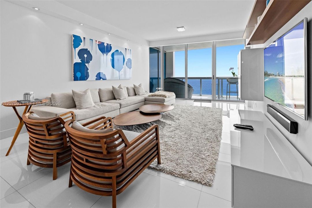 For Sale: $2,775,000 (3 beds, 3 baths, 2050 Square Feet)