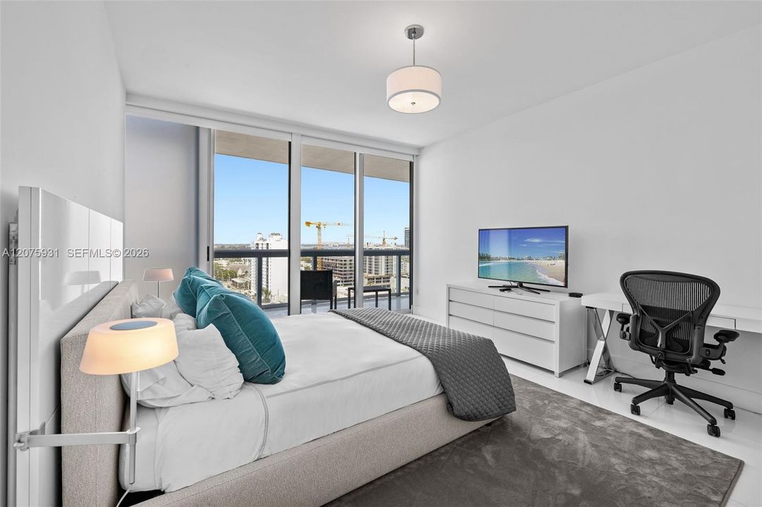 For Sale: $2,775,000 (3 beds, 3 baths, 2050 Square Feet)