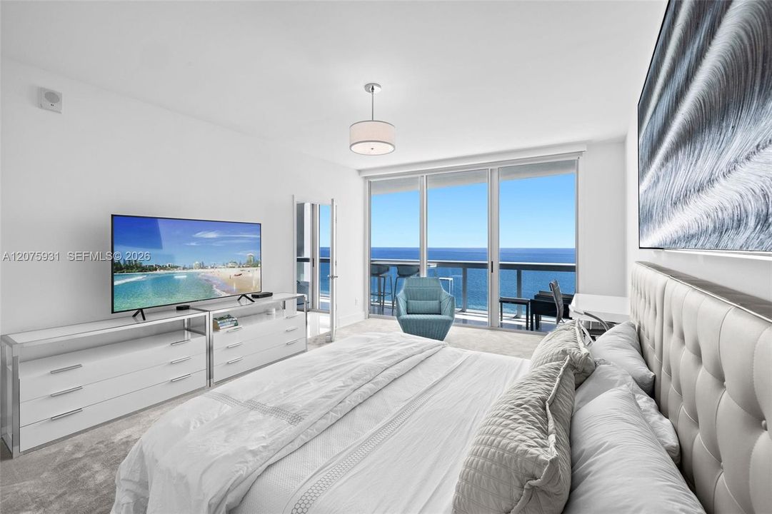 For Sale: $2,775,000 (3 beds, 3 baths, 2050 Square Feet)