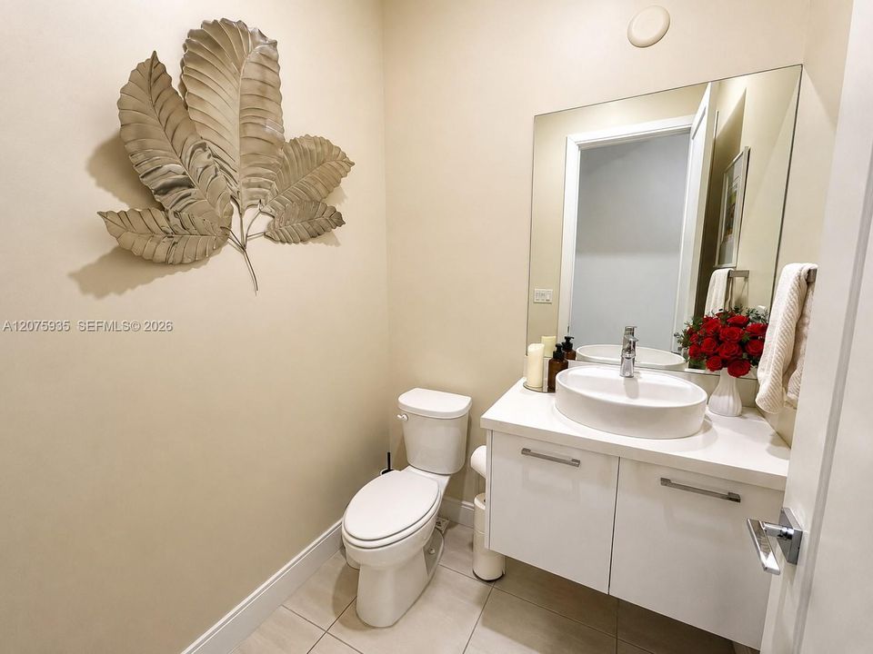 En Venta: $1,380,000 (4 camas, 3 baños, 3077 Pies cuadrados)