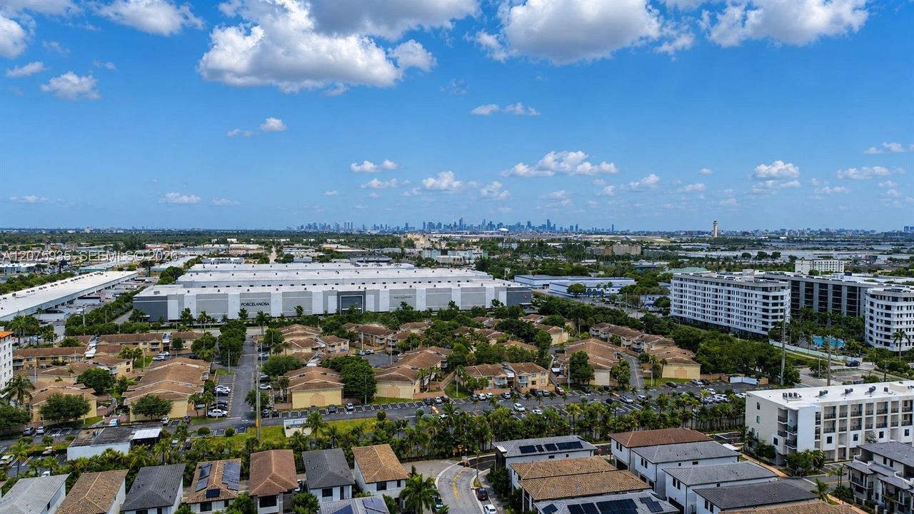 En Venta: $1,380,000 (4 camas, 3 baños, 3077 Pies cuadrados)