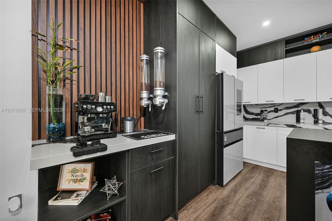 En Venta: $899,999 (3 camas, 3 baños, 2116 Pies cuadrados)
