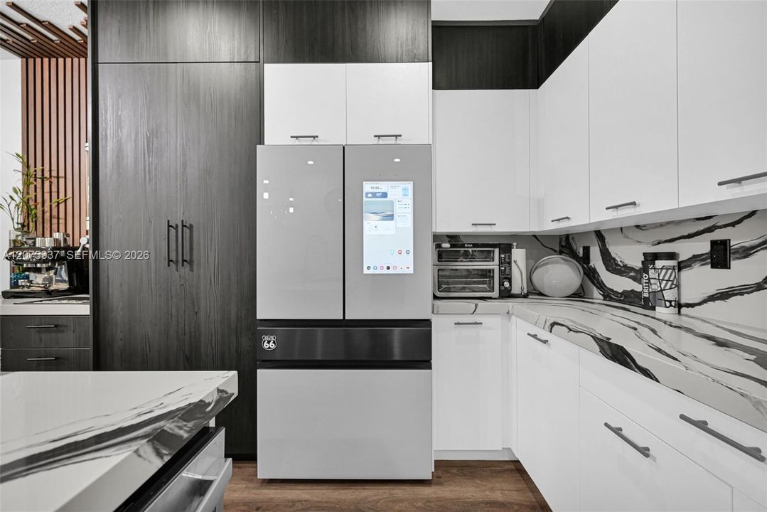 En Venta: $899,999 (3 camas, 3 baños, 2116 Pies cuadrados)