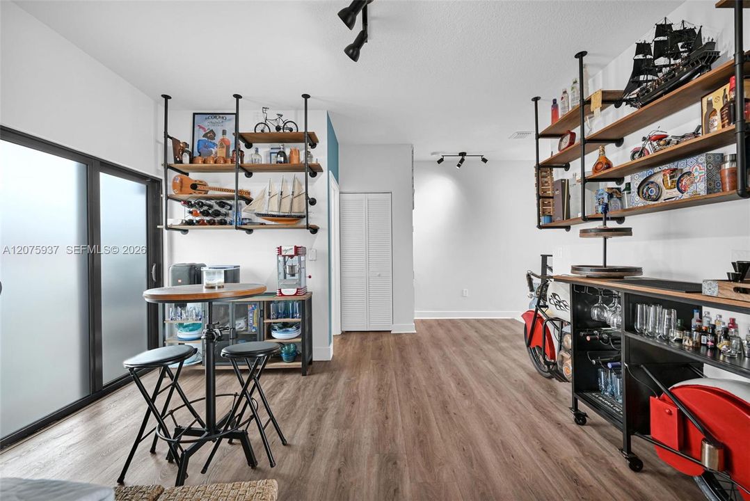 En Venta: $899,999 (3 camas, 3 baños, 2116 Pies cuadrados)