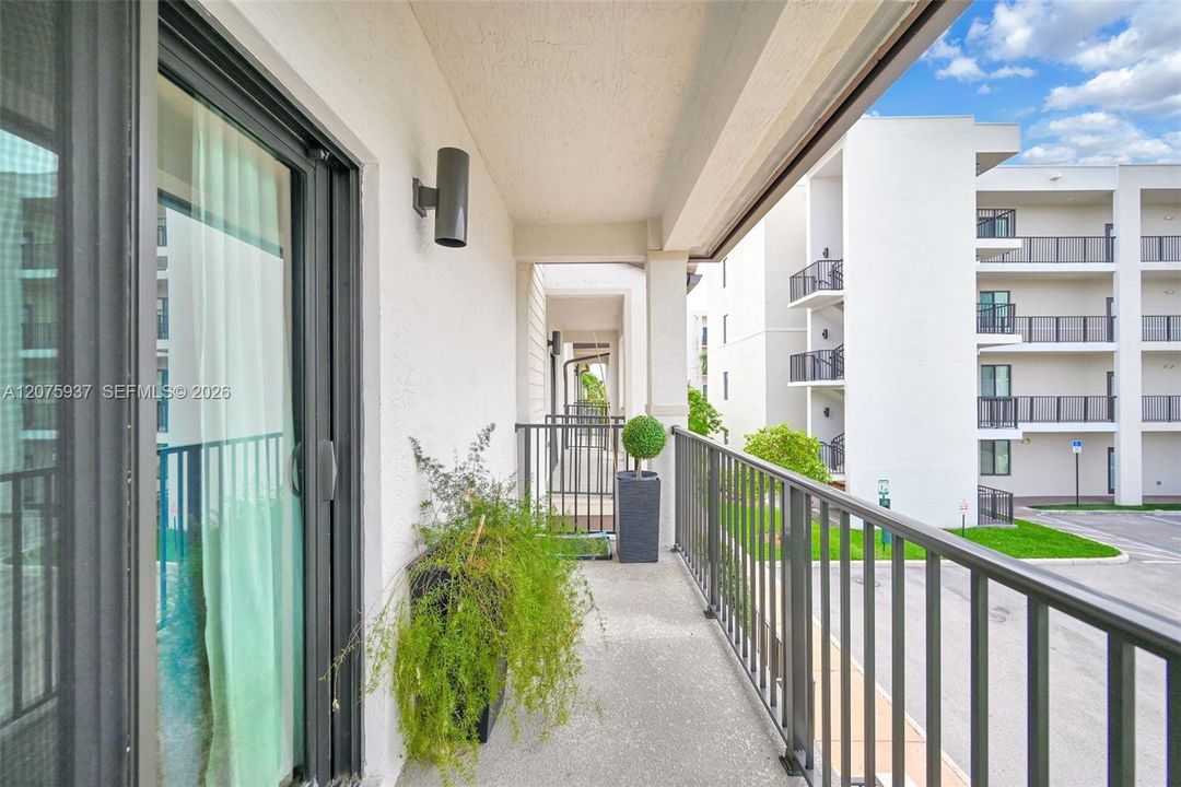 En Venta: $899,999 (3 camas, 3 baños, 2116 Pies cuadrados)