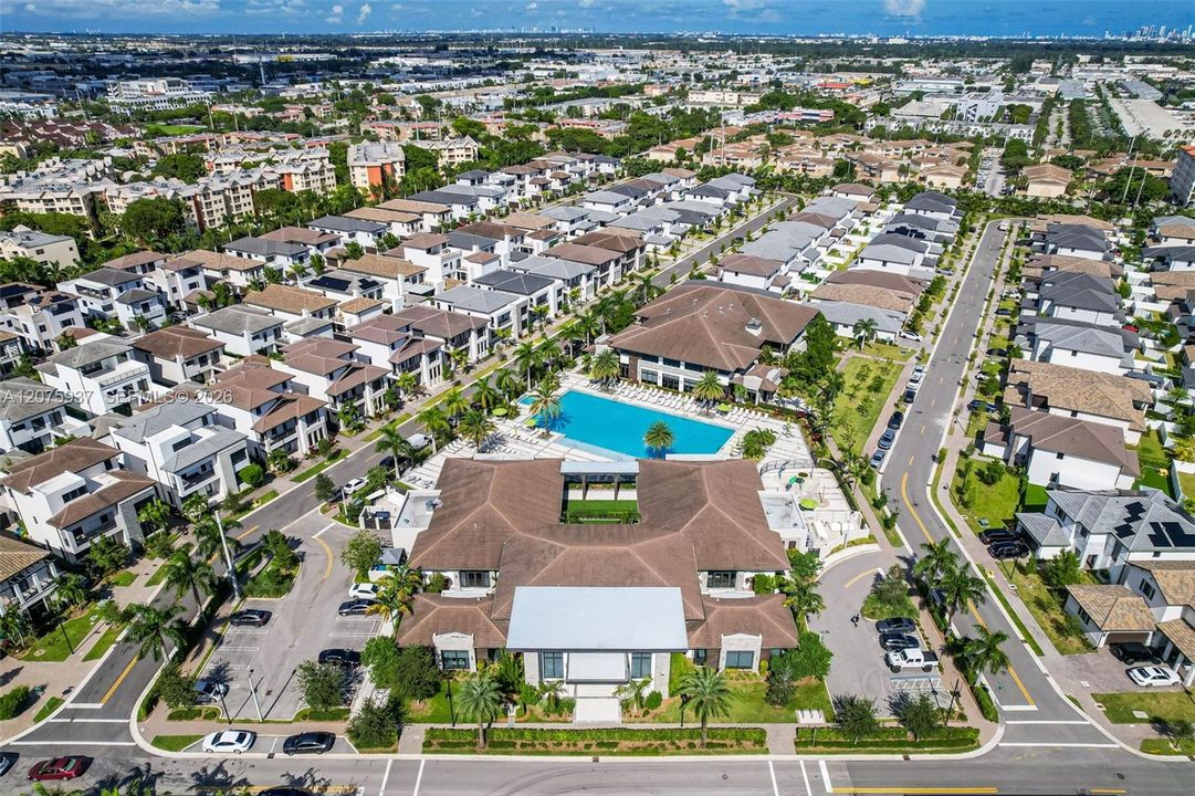 En Venta: $899,999 (3 camas, 3 baños, 2116 Pies cuadrados)