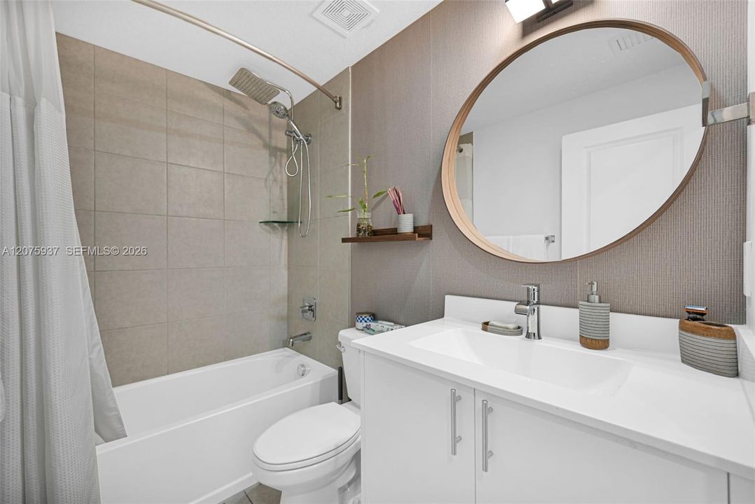 En Venta: $899,999 (3 camas, 3 baños, 2116 Pies cuadrados)