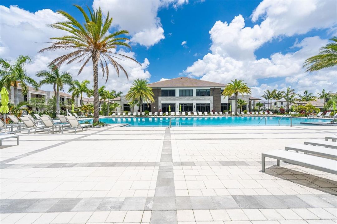 En Venta: $899,999 (3 camas, 3 baños, 2116 Pies cuadrados)