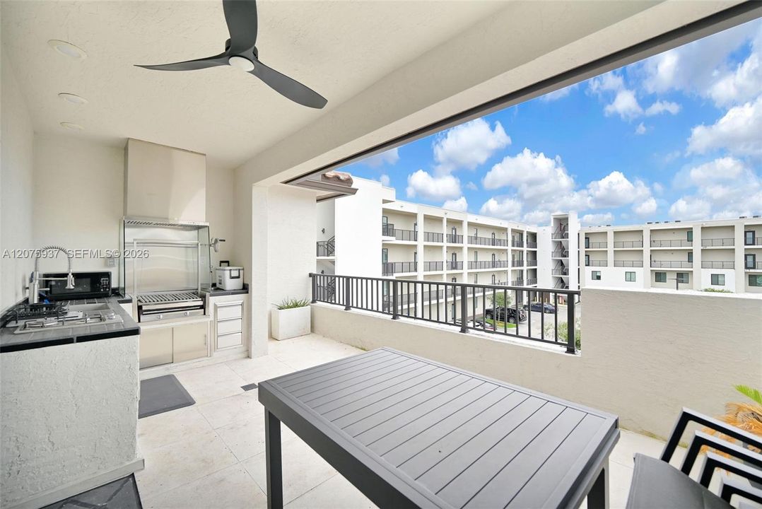 En Venta: $899,999 (3 camas, 3 baños, 2116 Pies cuadrados)