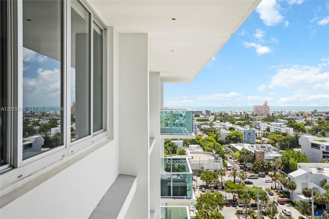For Rent: $3,500 (0 beds, 1 baths, 682 Square Feet)
