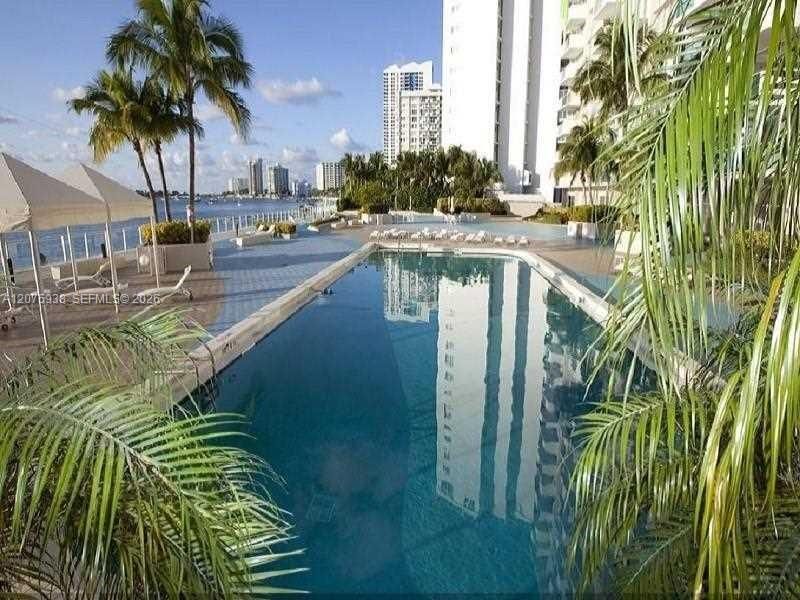 For Rent: $3,500 (0 beds, 1 baths, 682 Square Feet)