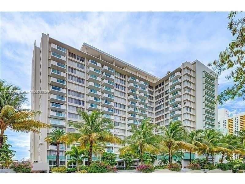 For Rent: $3,500 (0 beds, 1 baths, 682 Square Feet)
