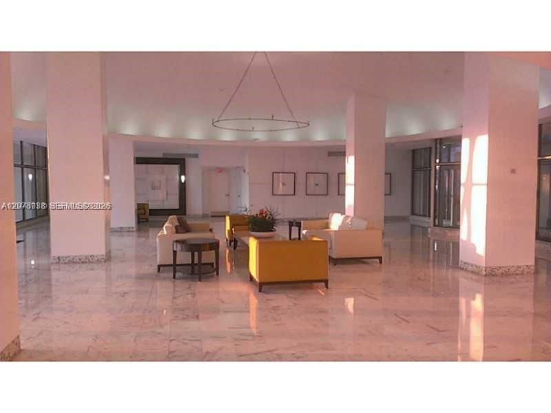 For Rent: $3,500 (0 beds, 1 baths, 682 Square Feet)