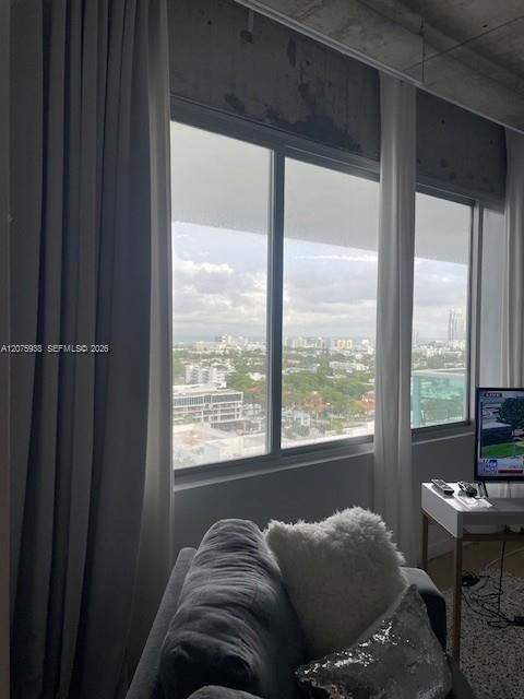 For Rent: $3,500 (0 beds, 1 baths, 682 Square Feet)