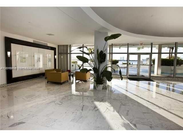 For Rent: $3,500 (0 beds, 1 baths, 682 Square Feet)