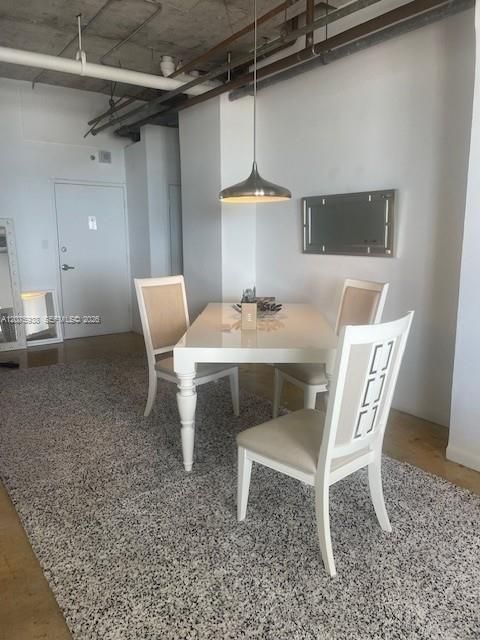 For Rent: $3,500 (0 beds, 1 baths, 682 Square Feet)