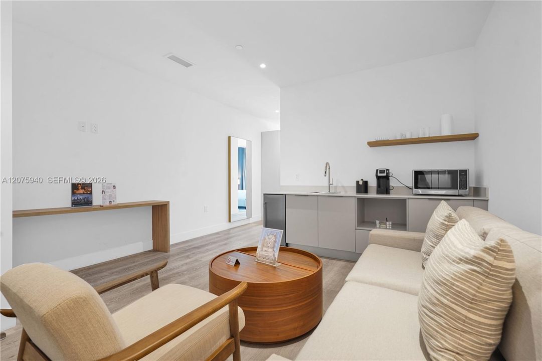 For Sale: $429,999 (0 beds, 1 baths, 466 Square Feet)