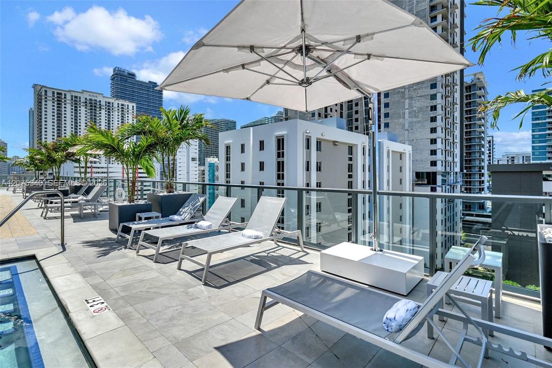 For Sale: $429,999 (0 beds, 1 baths, 466 Square Feet)
