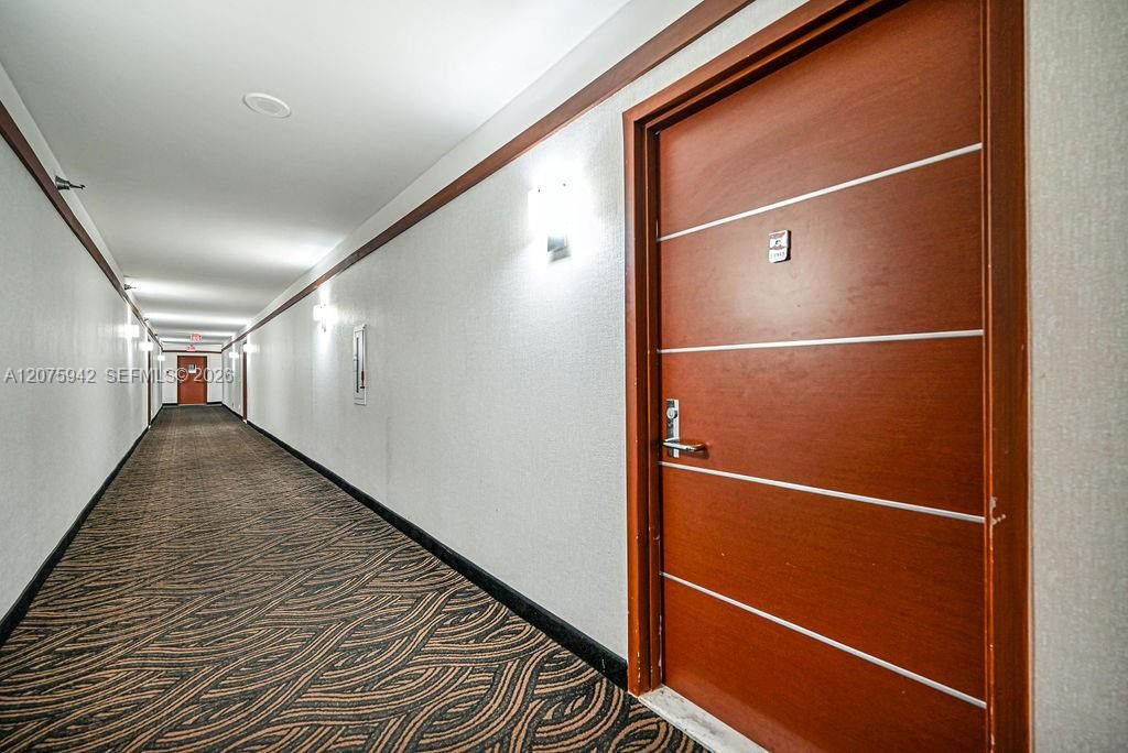 For Sale: $299,999 (2 beds, 2 baths, 1104 Square Feet)