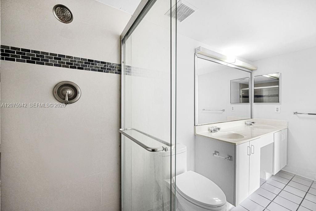 For Sale: $299,999 (2 beds, 2 baths, 1104 Square Feet)