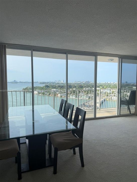 For Rent: $2,600 (1 beds, 1 baths, 1030 Square Feet)