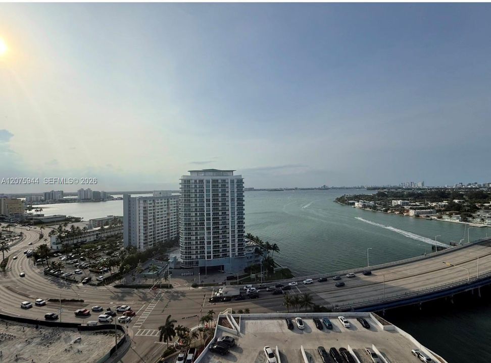 For Rent: $2,600 (1 beds, 1 baths, 1030 Square Feet)