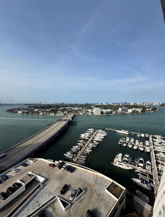 For Rent: $2,600 (1 beds, 1 baths, 1030 Square Feet)