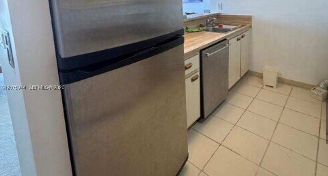 For Rent: $2,600 (1 beds, 1 baths, 1030 Square Feet)