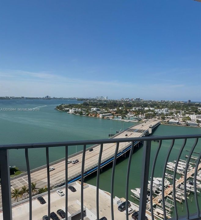 For Rent: $2,600 (1 beds, 1 baths, 1030 Square Feet)
