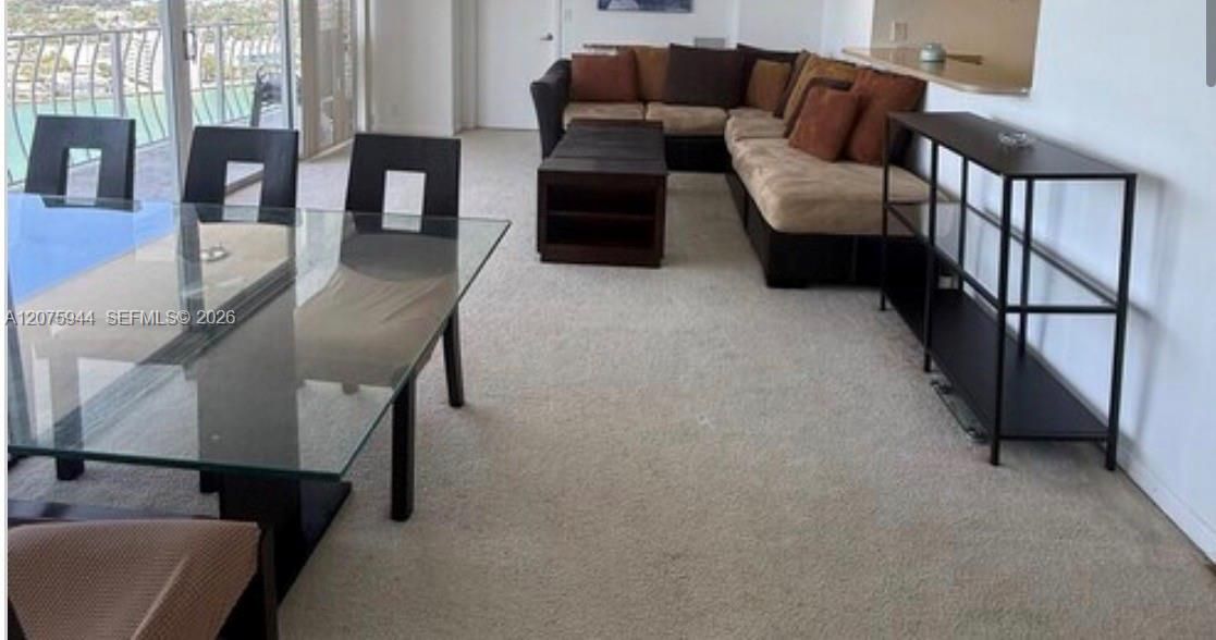 For Rent: $2,600 (1 beds, 1 baths, 1030 Square Feet)
