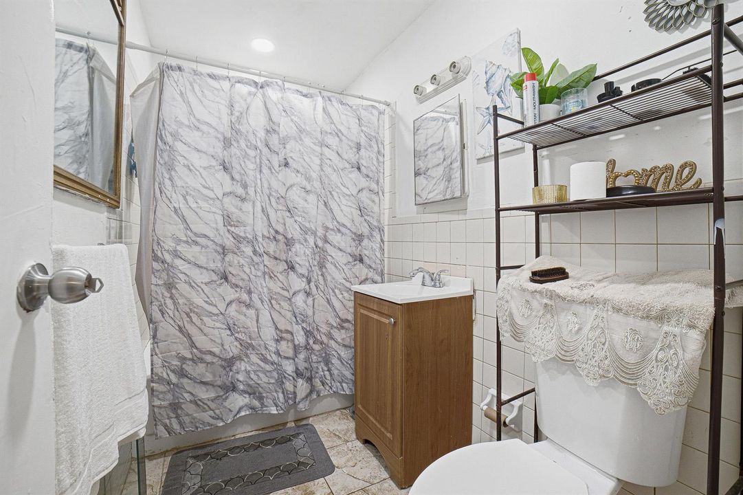 Bathroom1