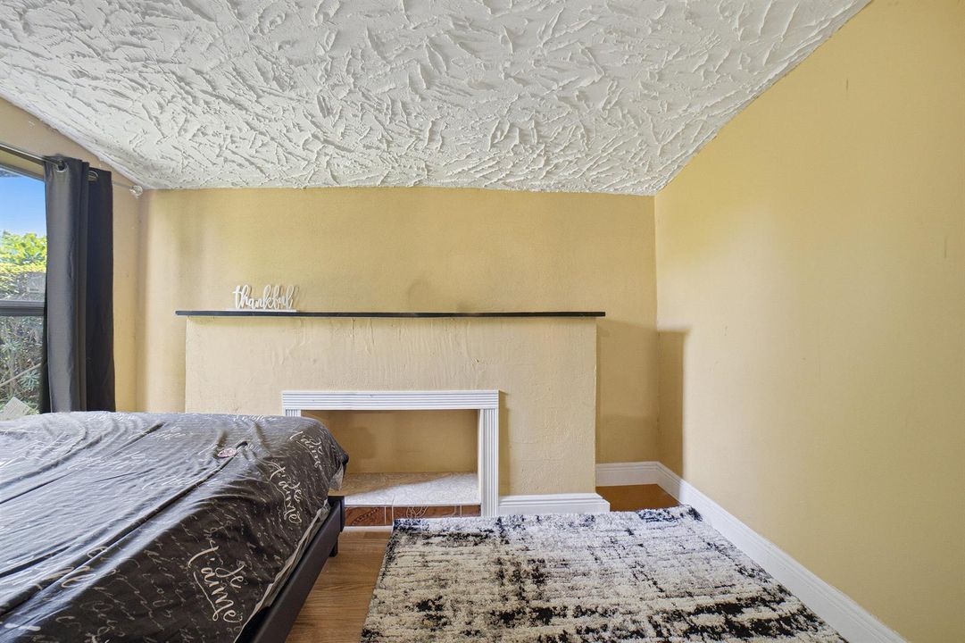 Bedroom1-B