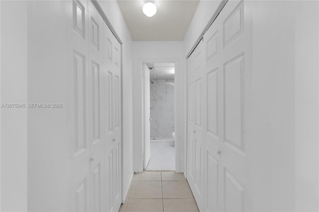 На продажу: $325,000 (2 спален, 2 ванн, 1102 Квадратных фут)
