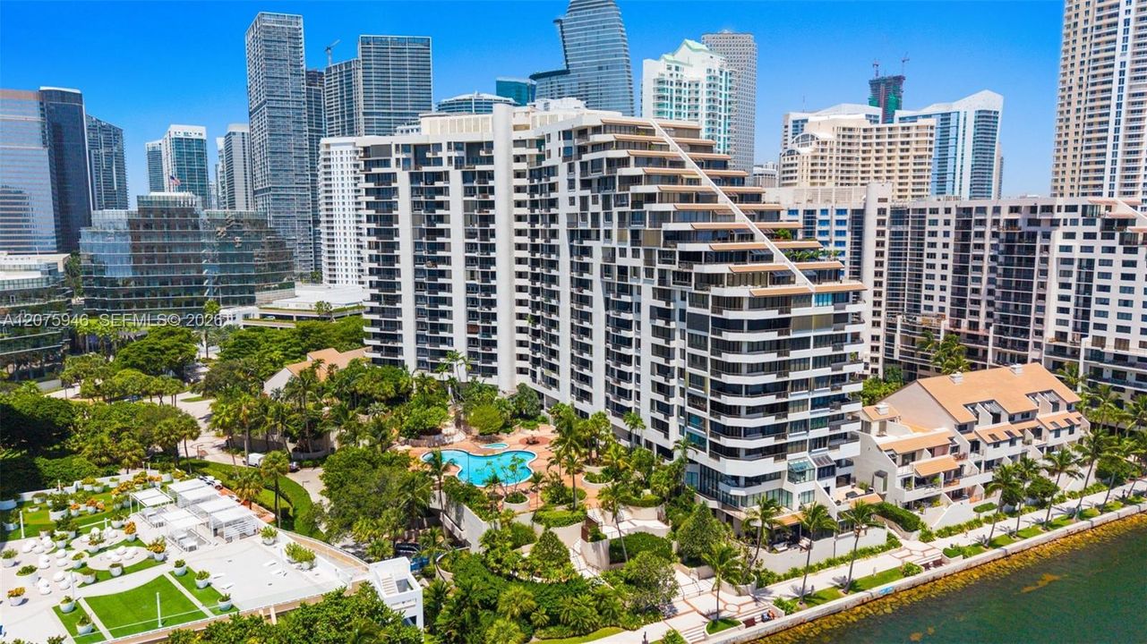 For Sale: $559,000 (2 beds, 2 baths, 1229 Square Feet)