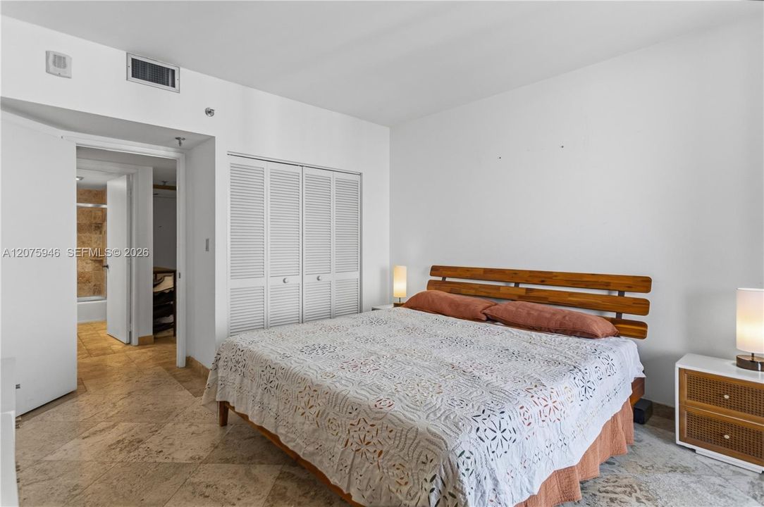 For Sale: $559,000 (2 beds, 2 baths, 1229 Square Feet)