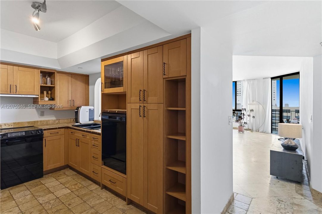 For Sale: $559,000 (2 beds, 2 baths, 1229 Square Feet)