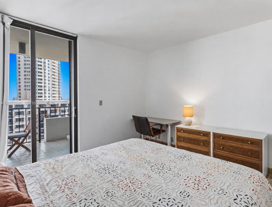 For Sale: $559,000 (2 beds, 2 baths, 1229 Square Feet)