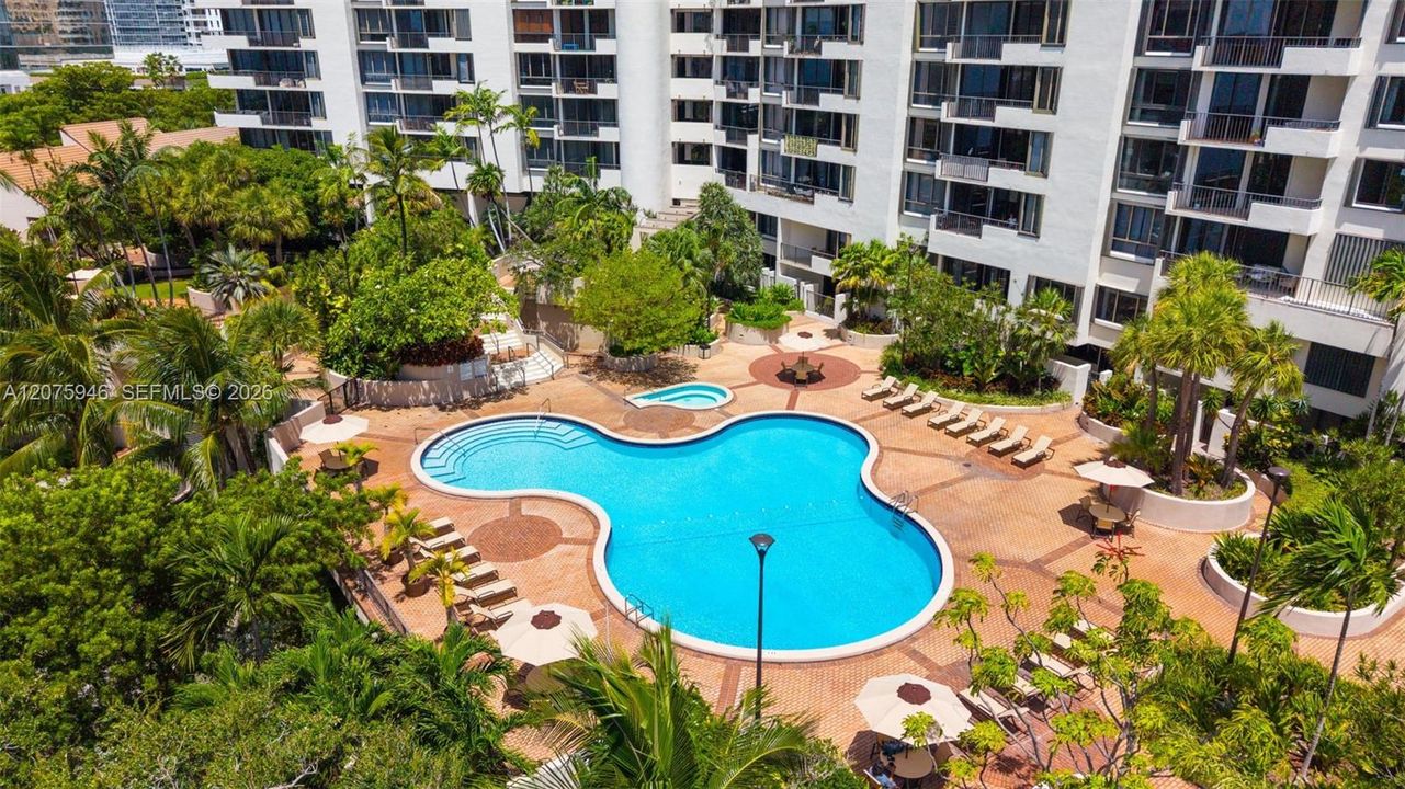 For Sale: $559,000 (2 beds, 2 baths, 1229 Square Feet)