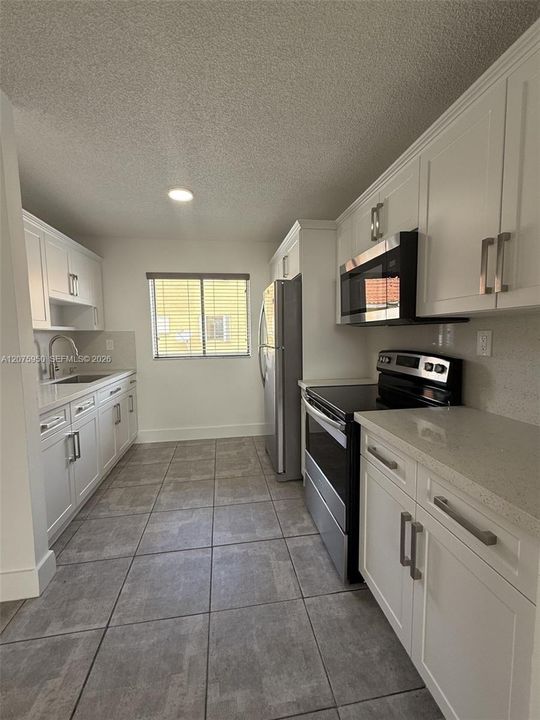 For Rent: $2,600 (3 beds, 2 baths, 972 Square Feet)